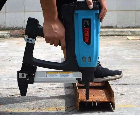 強力なトウア GSN50 ガス駆動のネイル銃 パンエムネイラー 調節可能な電動工具