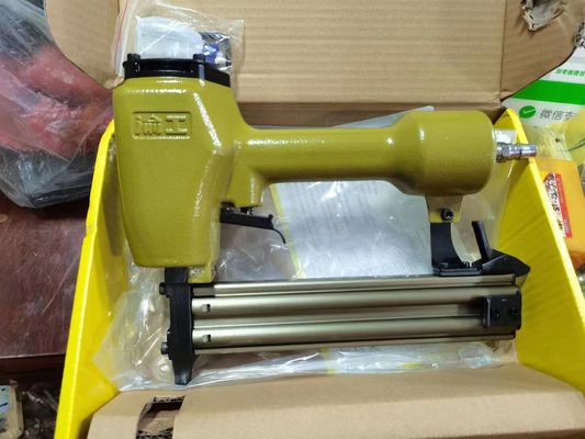 家具 空気 コンクリート T ネイラー ST38S ツールの電圧 N / A とリチウム電池なし